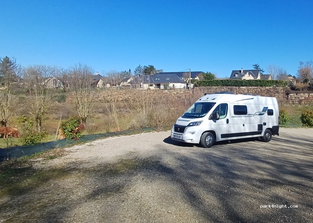 (12340) Bozouls - Rue de la Combe — foto 5