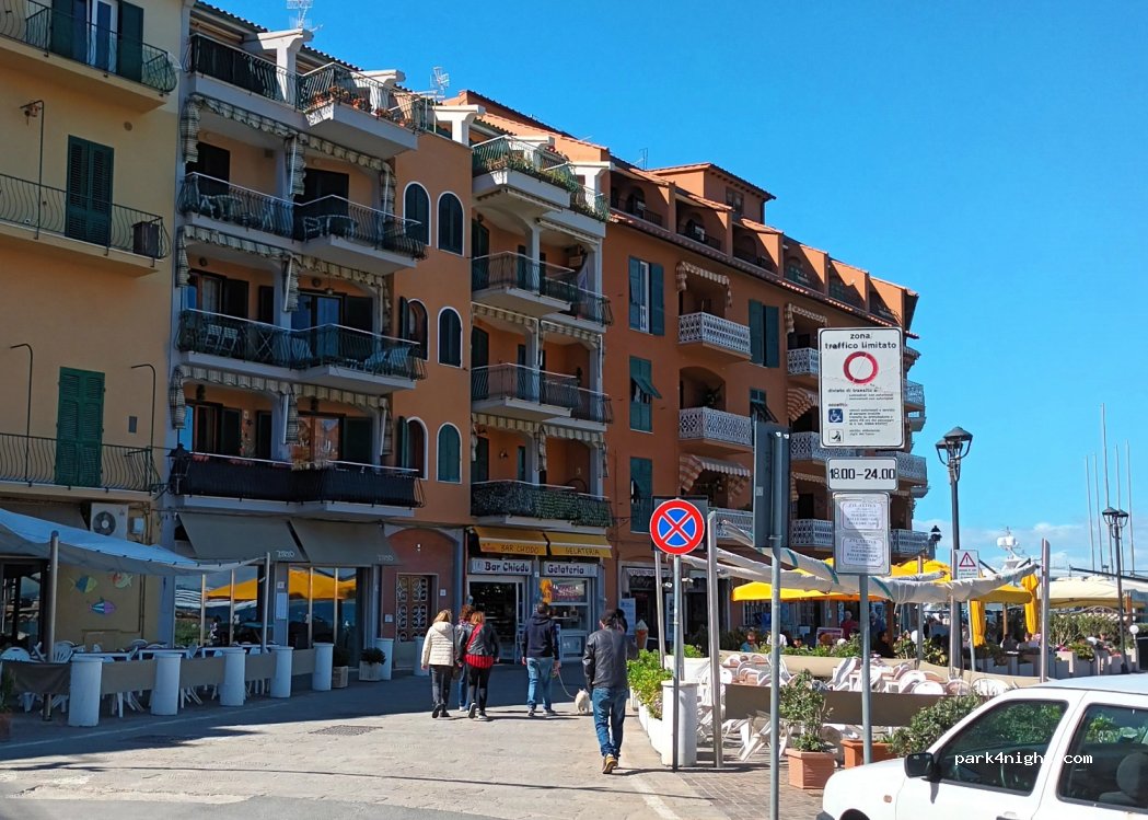 (58019) Porto Santo Stefano - Via Guelfo Civinini — foto 4