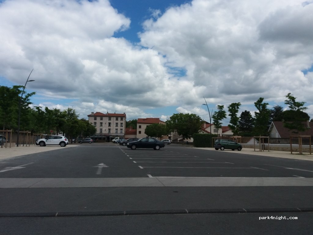 (42600) Montbrison - Place Bouvier — foto