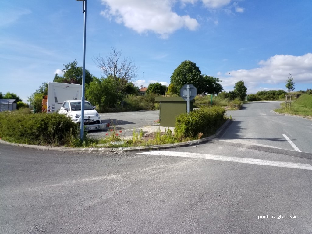 (16200) Bourg-Charente - 12 Route de Veillard — foto 2