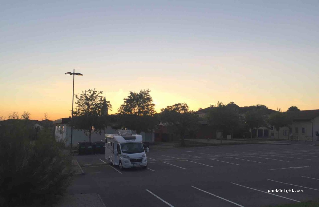 (01400) Neuville-les-Dames - 97 Rue de la Poste — foto