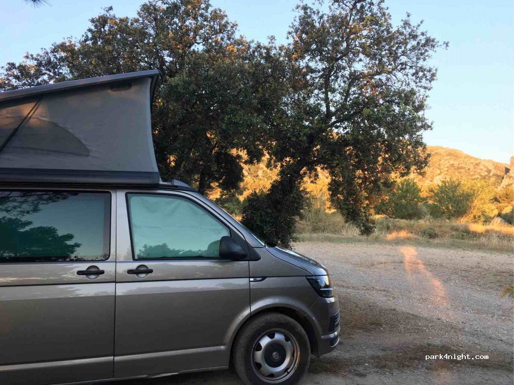 (13210) Saint-Rémy-de-Provence - Unnamed Road — foto