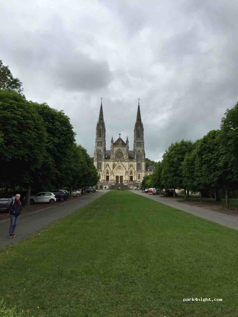 (61400) La Chapelle-Montligeon - Rue du Plan d'Eau — foto 2