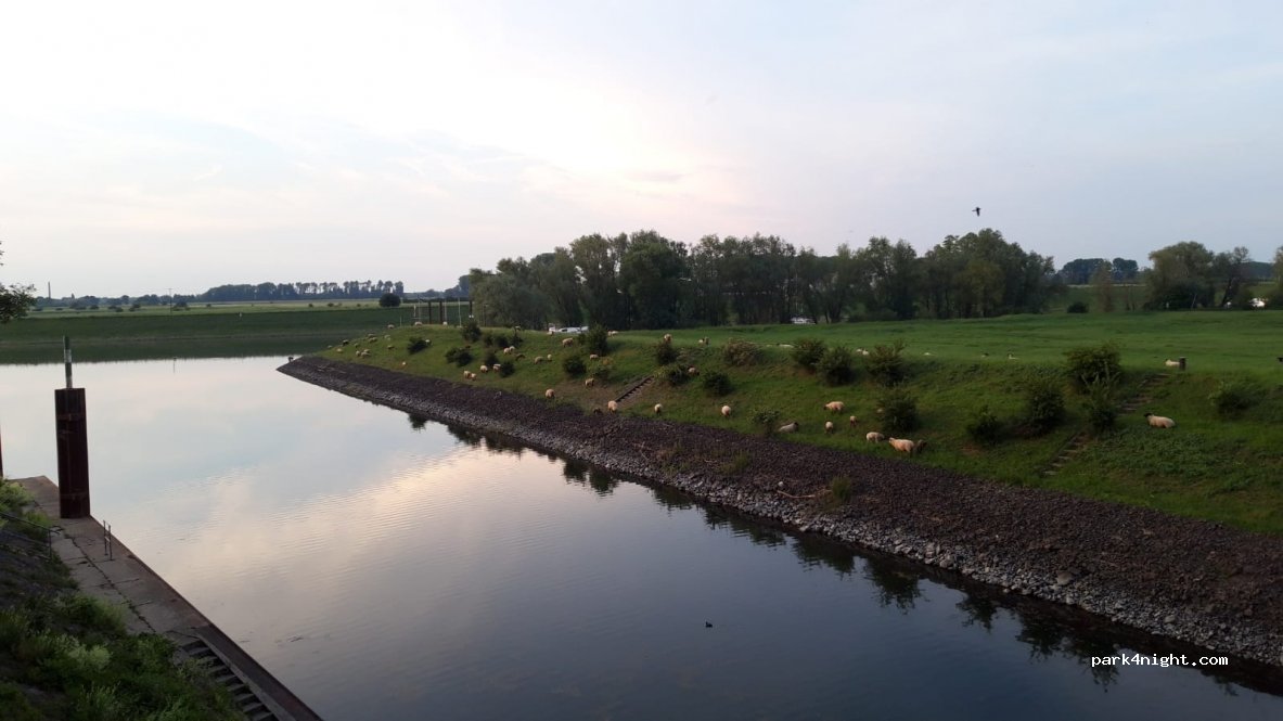(47533) Kleve - 50 Johanna-Sebus-Straße — foto 2