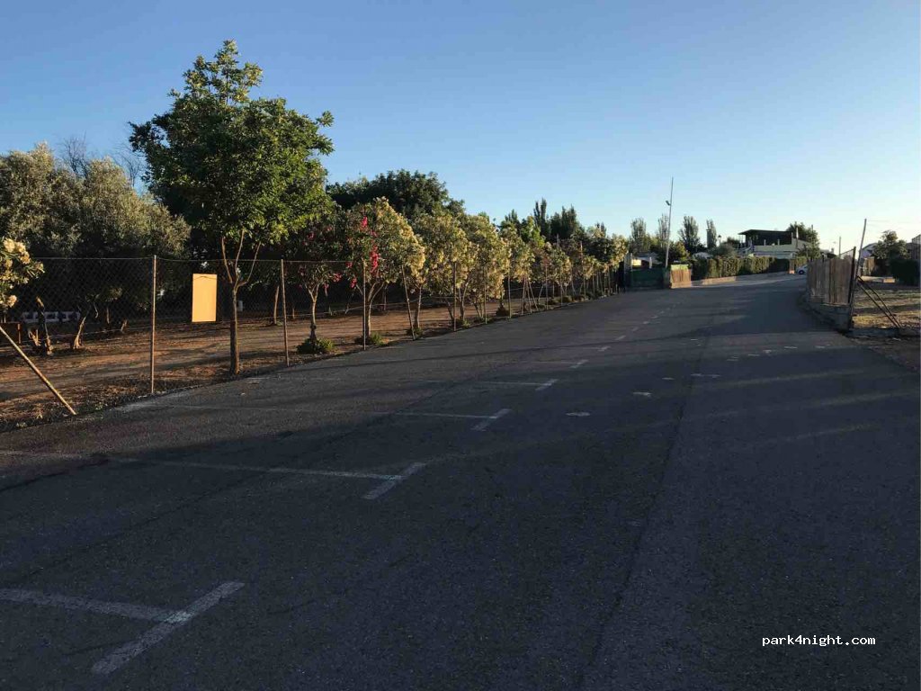 (29520) Fuente de Piedra - 88 Calle Campillos — foto