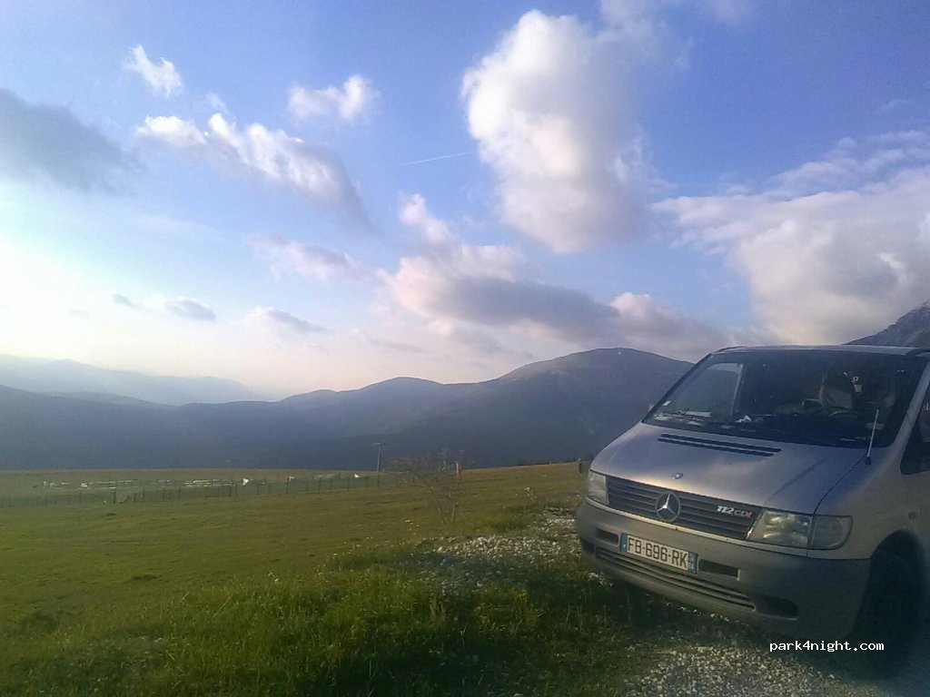 (62039) Ussita - Sentiero Pineta di Frontignano — foto