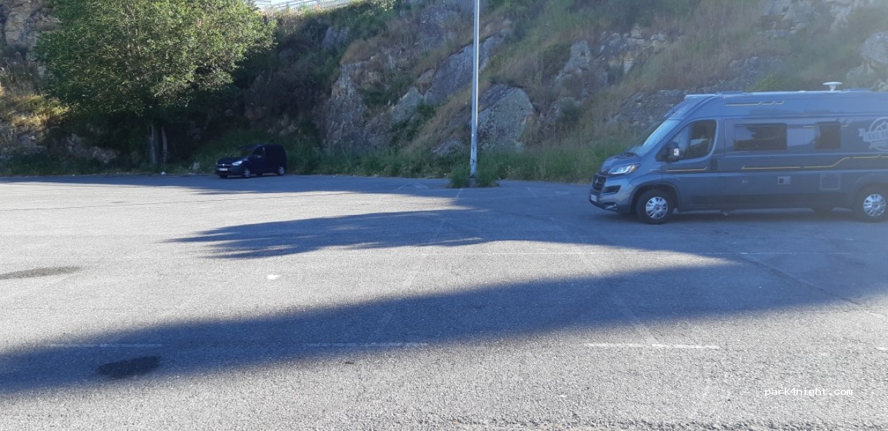 (27004) Lugo - Acceso Complexo Deportivo Palomar — foto 2