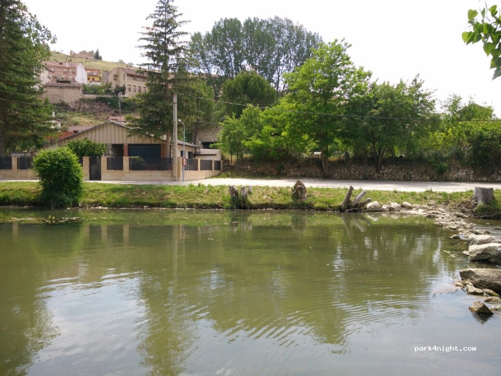 (40357) Fuentidueña - 1 Calle Carretera — foto