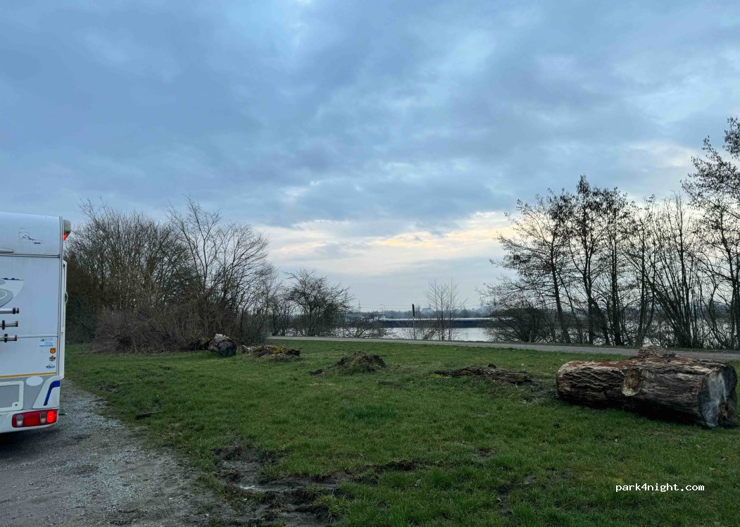 (94315) Straubing - Unnamed Road — foto 3