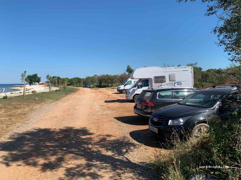 (52215) Peroj - Unnamed Road — foto 2