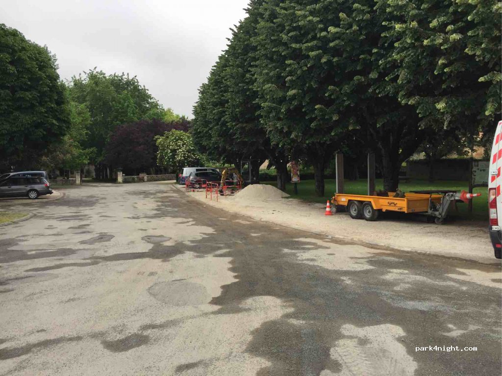 (16700) Nanteuil-en-Vallée - 1 Rue du Porche — foto