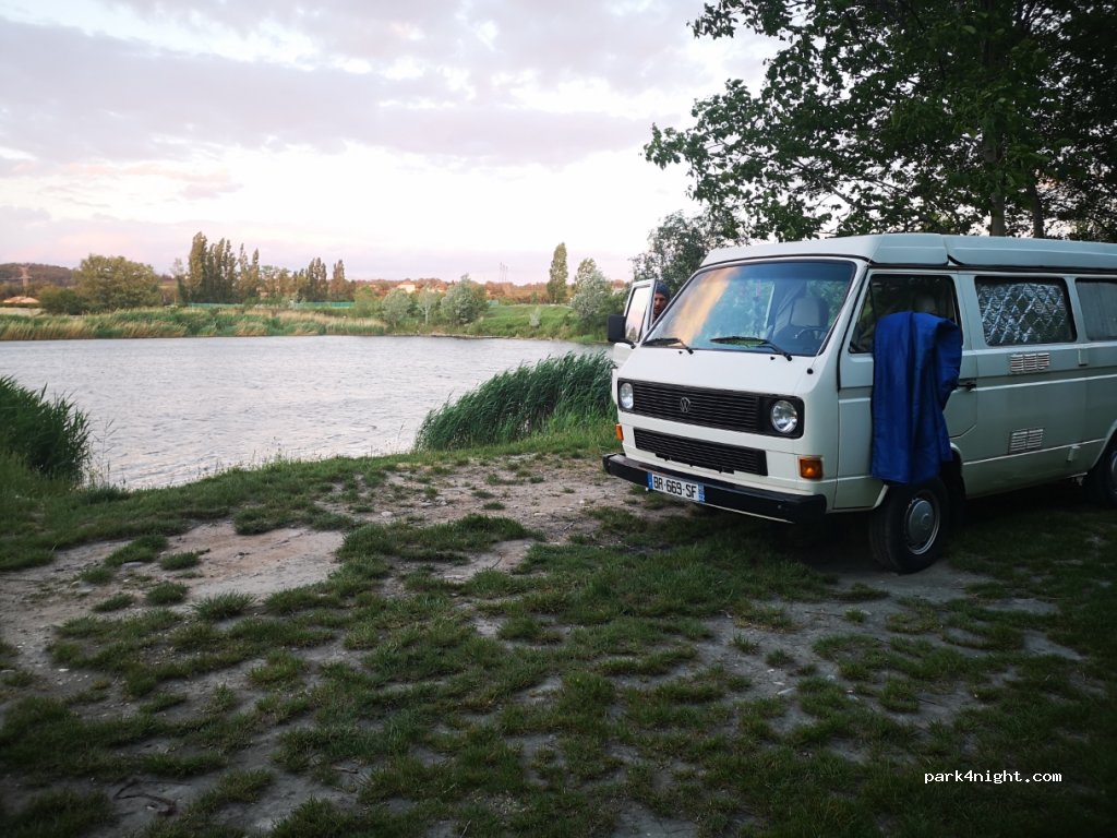 (26300) Châteauneuf-sur-Isère - 235 Chambons-Nord — foto