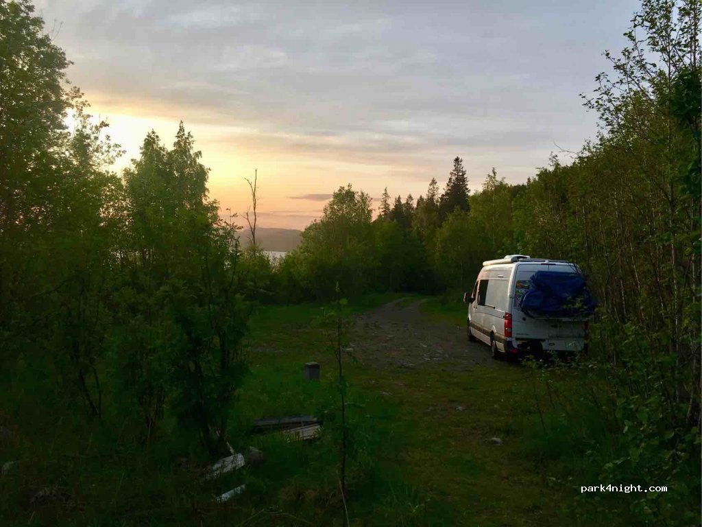 (870 30) Bäckland - 301 SANDVIKEN — foto
