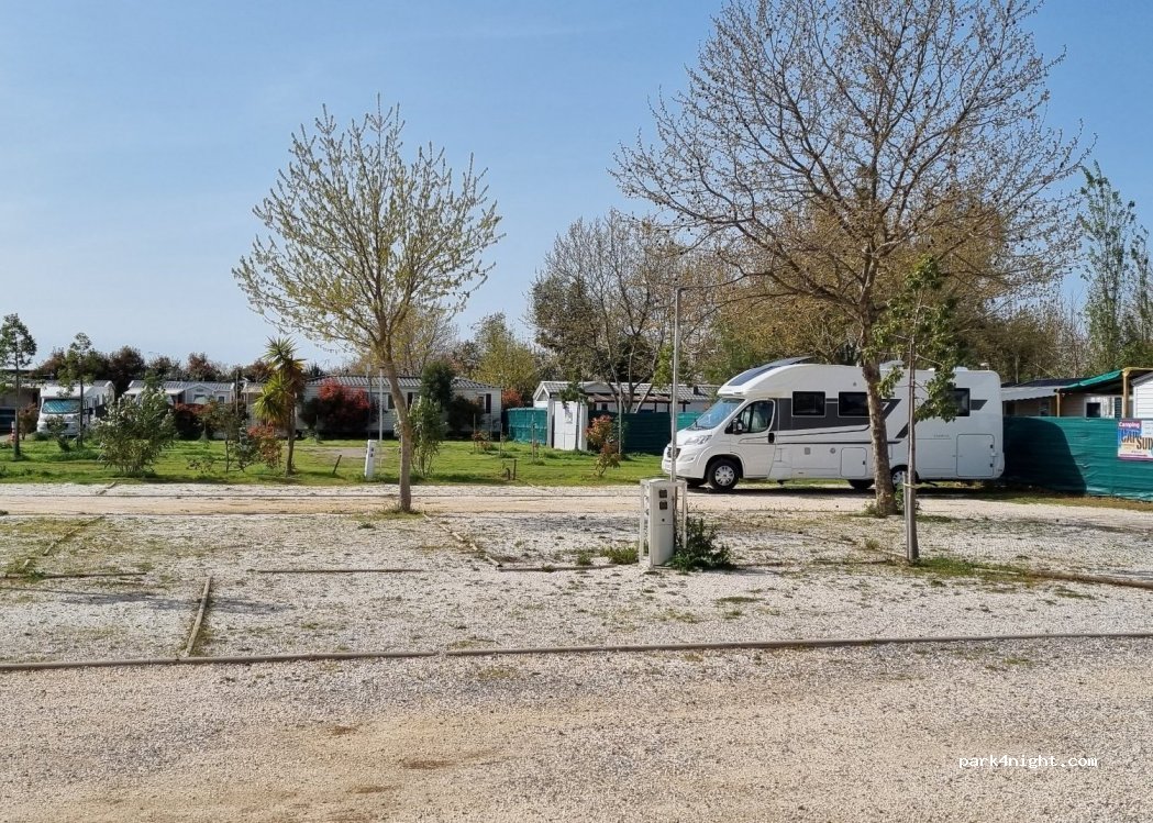 (66200) Alénya - Route de Saint-Cyprien Plage — foto 3