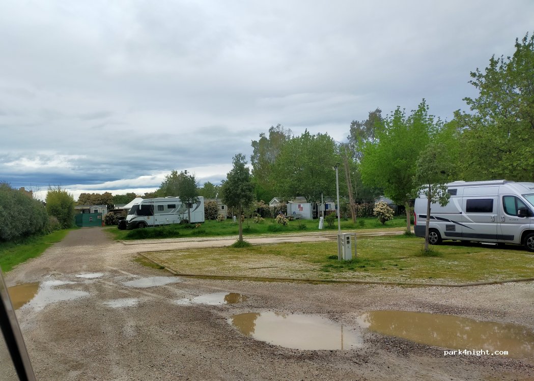 (66200) Alénya - Route de Saint-Cyprien Plage — foto 5