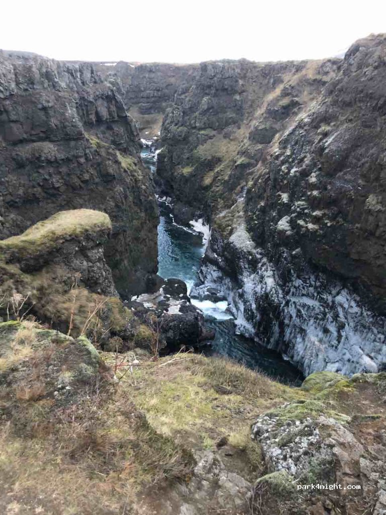 ()  - Kolugljúfur Canyon — foto 3