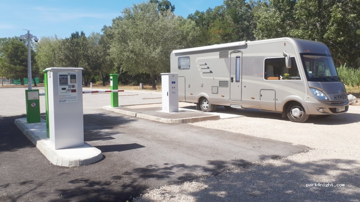 (30390) Aramon - Chemin du Rhône — foto
