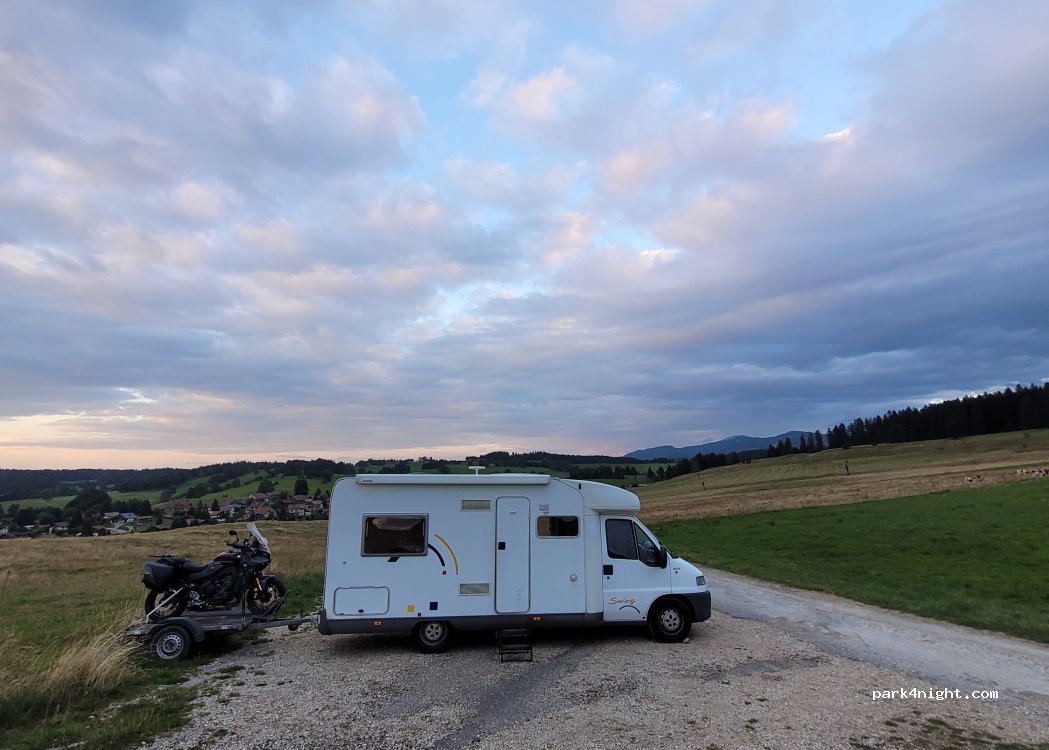 (25300) Les Fourgs - Unnamed Road — foto 5