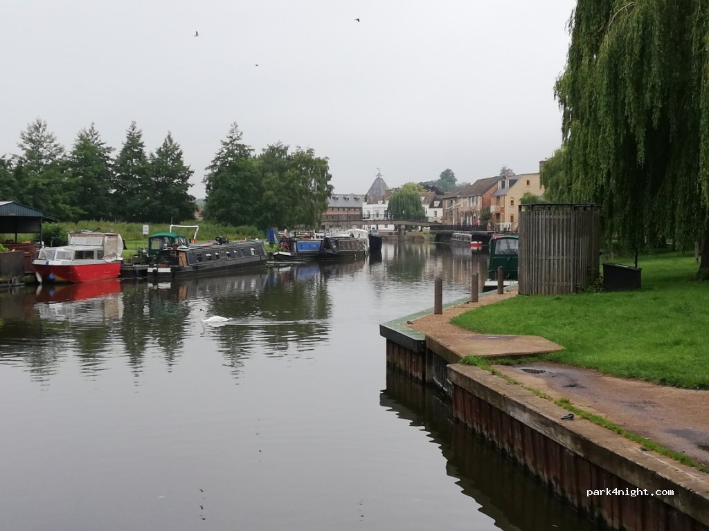 (CB7 4EB) Ely - Willow Walk — foto