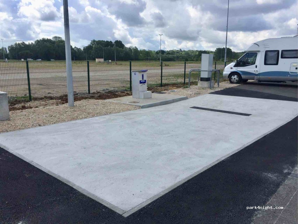 Aire de camping-cars Blois — foto 2