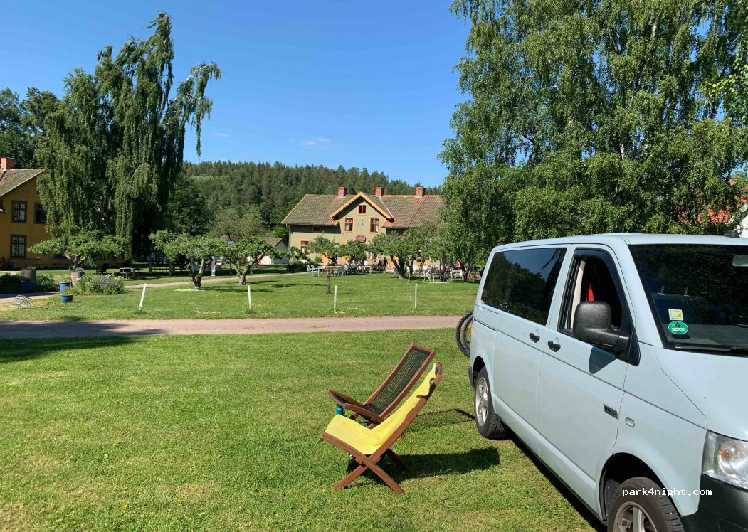 (590 31)  - 21A Kanalvägen — foto