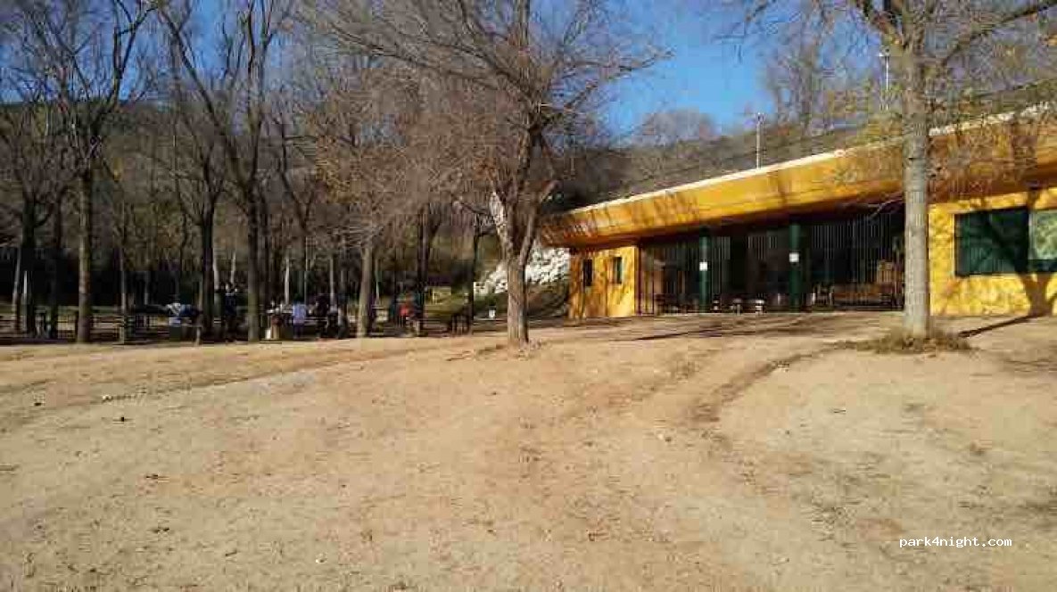 (08916) Badalona - 21 Carretera de Can Ruti — foto