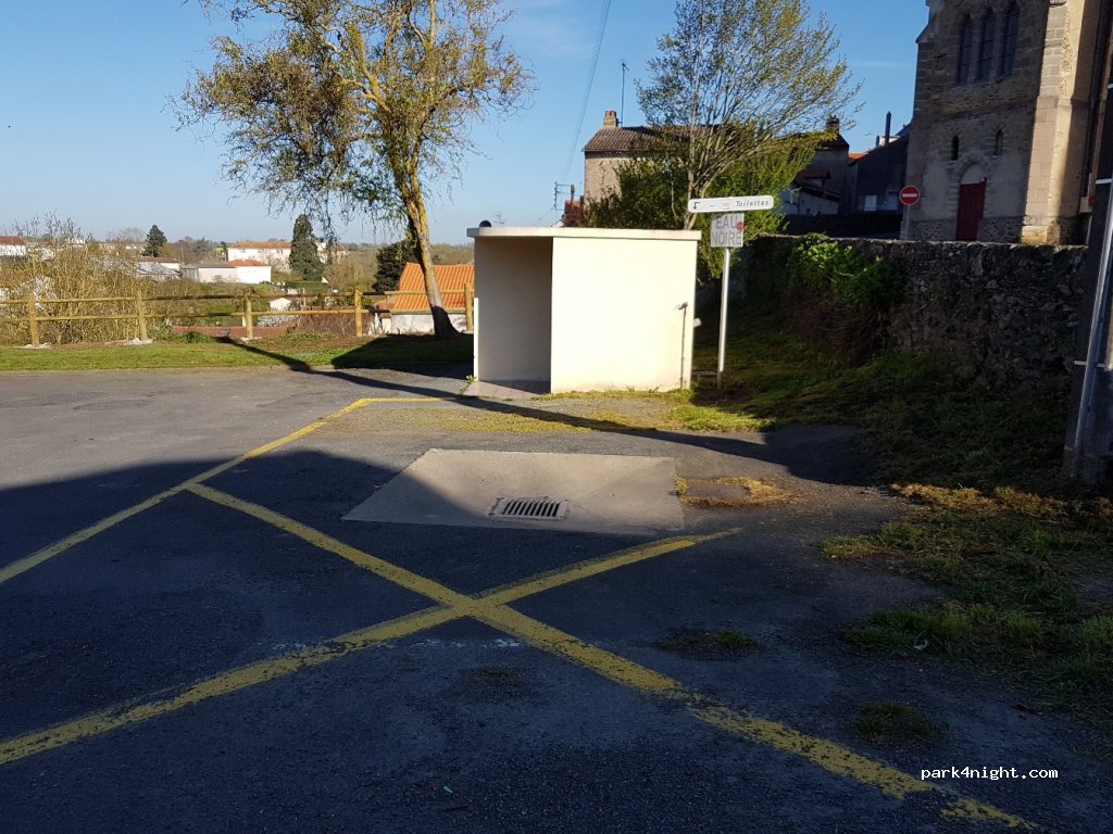 (49310) Vihiers - Rue Champ de Foire des Champs — foto 3