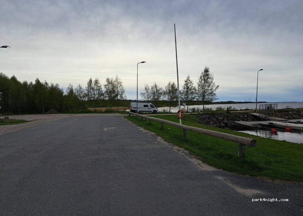 (90470) Oulu - 219 Varjakantie — foto 3