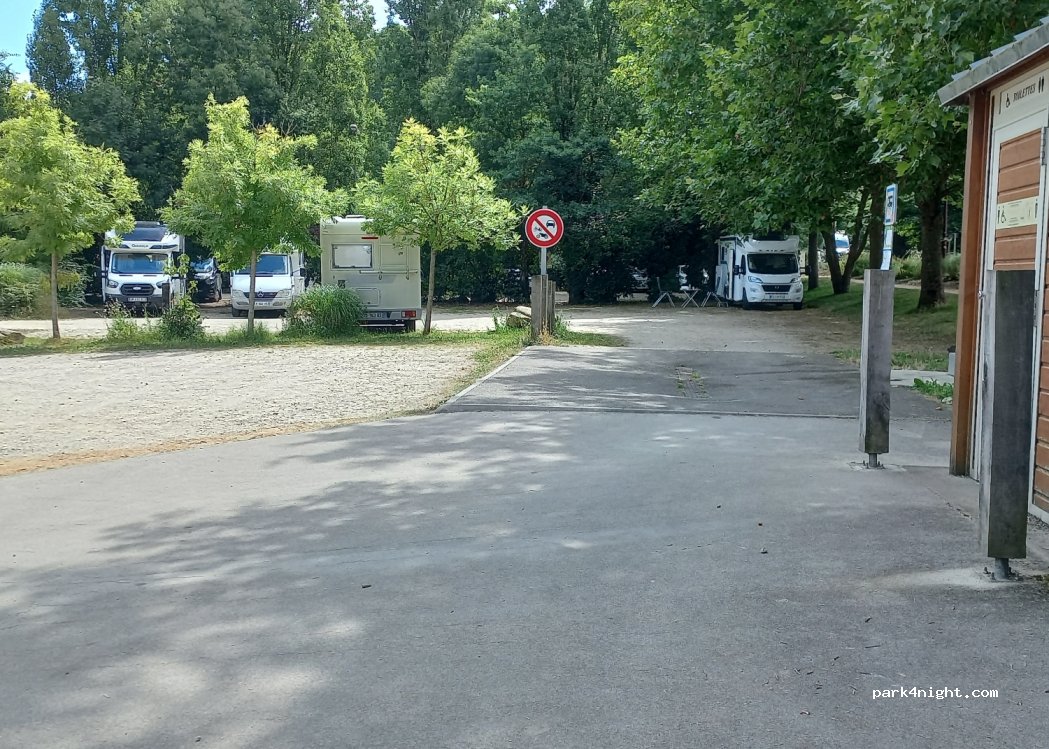(49140) Rives-du-Loir-en-Anjou - 5-9 Rue du Port — foto 3