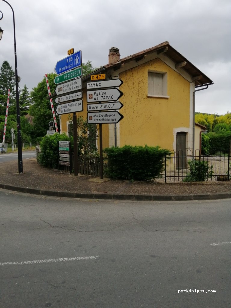 (24620) Les Eyzies-de-Tayac-Sireuil - 56 Avenue de Laugerie — foto