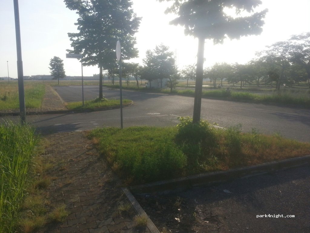 (33054) Lignano Sabbiadoro - Via Giorgio Scerbanenco — foto 2