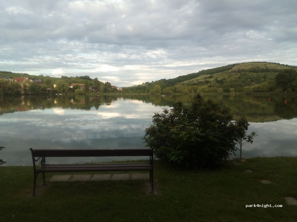 (2653) Bánk - Tóparti stny — foto 2