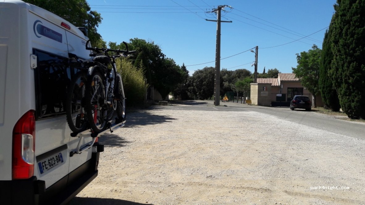 (30210) Castillon-du-Gard - 25 Chemin de la Charrette — foto