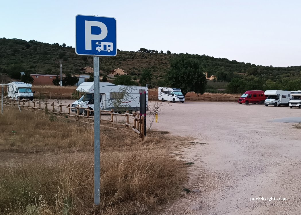 Area de Autocaravanas Covarrubias — foto 5