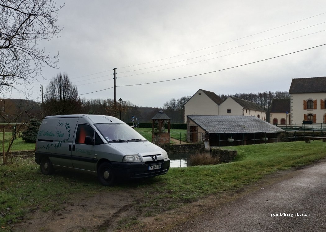 (45320) Courtemaux - 2 Place de l'Église — foto 3