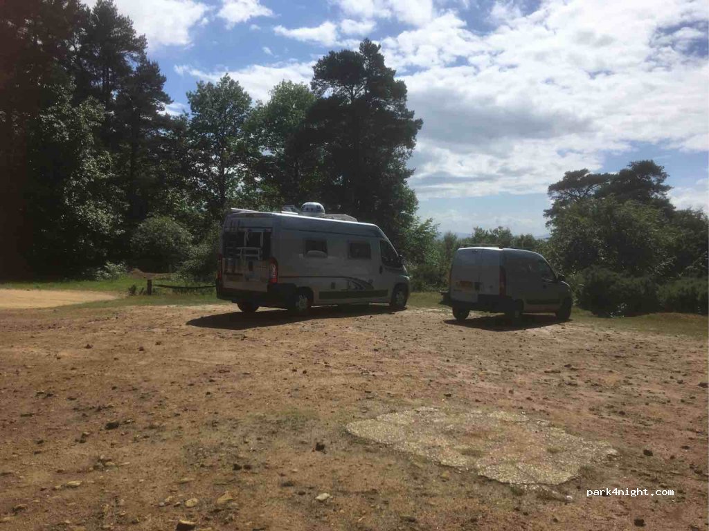 Hurtwood Car Park 1 — foto 3