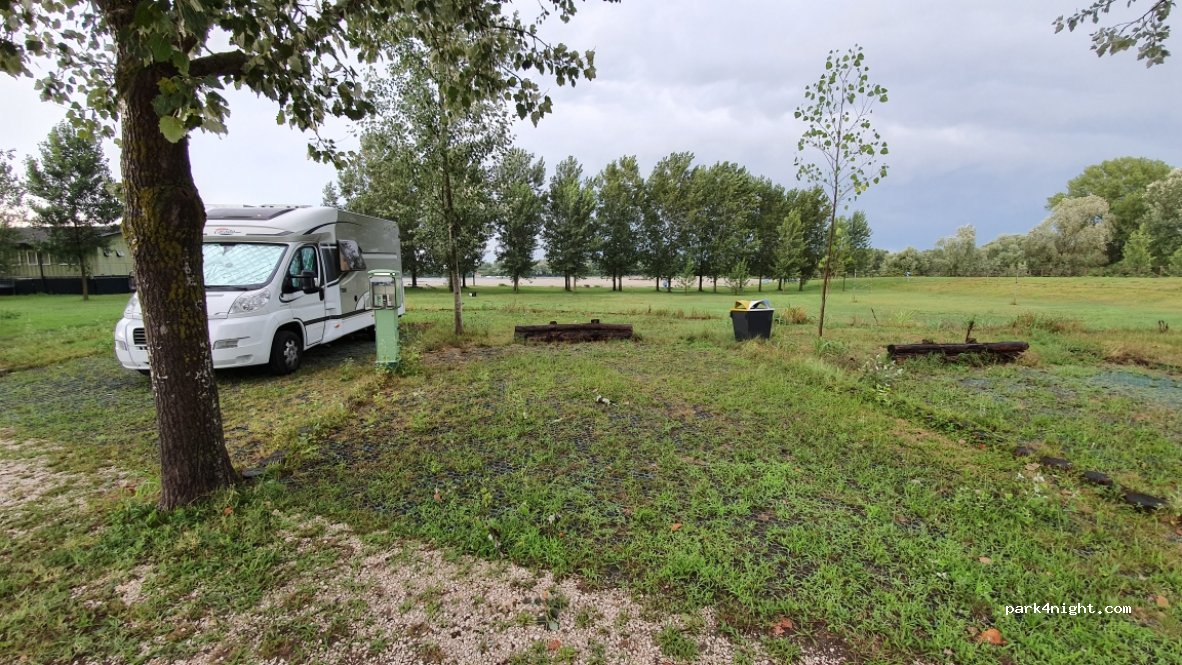 (46028) Sermide - Via Argine Po / Sosta Camper — foto