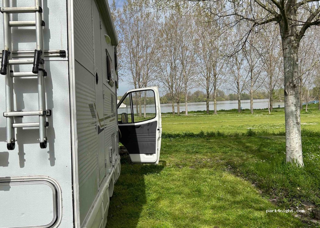 (46028) Sermide - Via Argine Po / Sosta Camper — foto 4