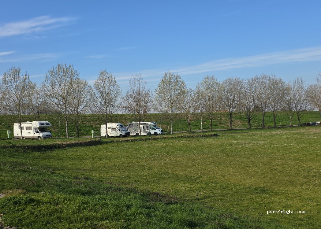 (46028) Sermide - Via Argine Po / Sosta Camper — foto 5
