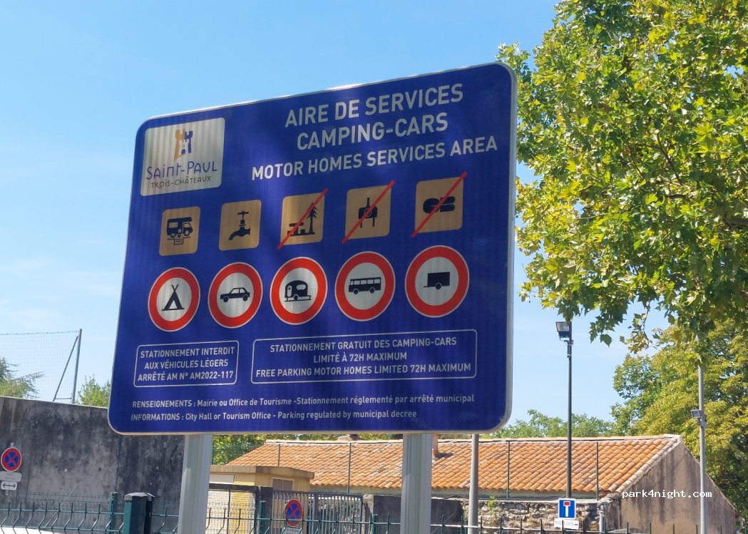 (26130) Saint-Paul-Trois-Châteaux - Parking Chausy — foto