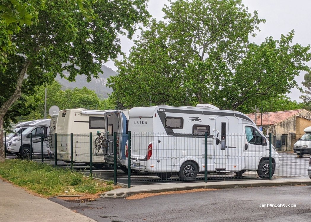 (26130) Saint-Paul-Trois-Châteaux - Parking Chausy — foto 3
