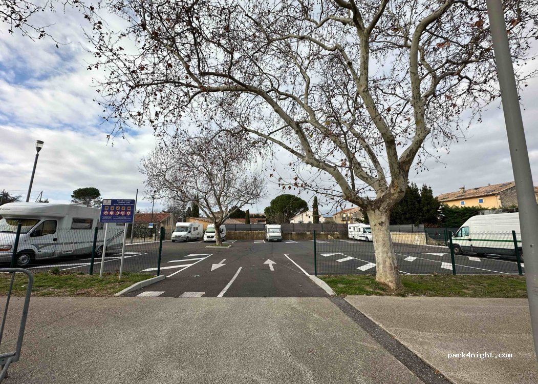 (26130) Saint-Paul-Trois-Châteaux - Parking Chausy — foto 4