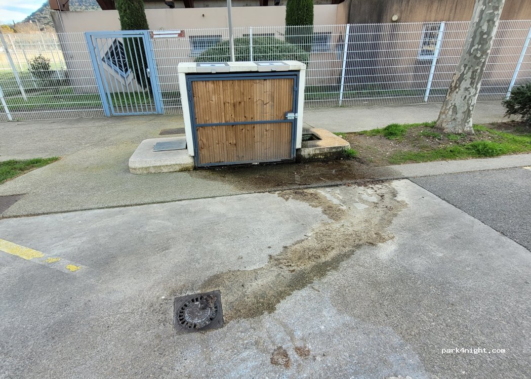 (26130) Saint-Paul-Trois-Châteaux - Parking Chausy — foto 5