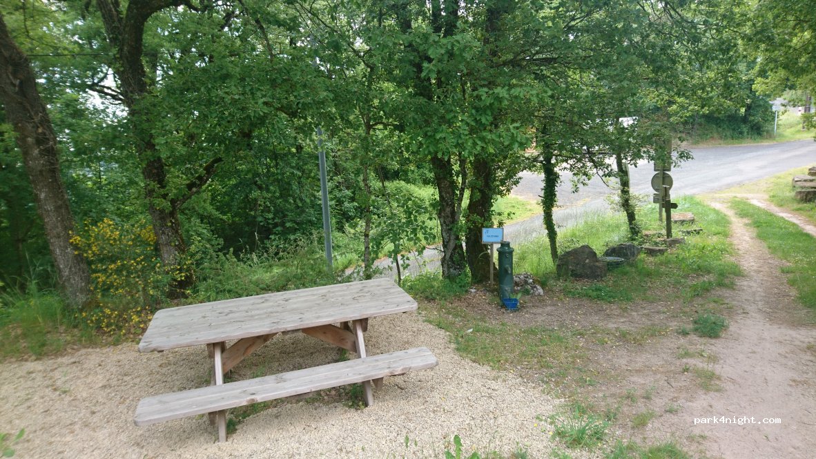 (12400) Les Costes-Gozon - Route du Truel — foto