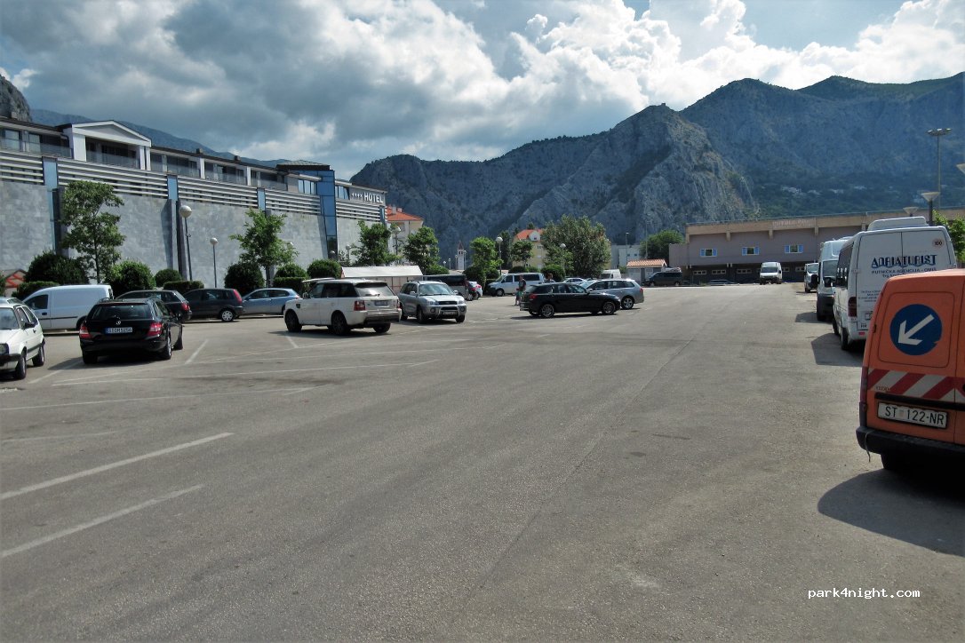 (21310) Omiš - 17 Četvrt Ribnjak — foto