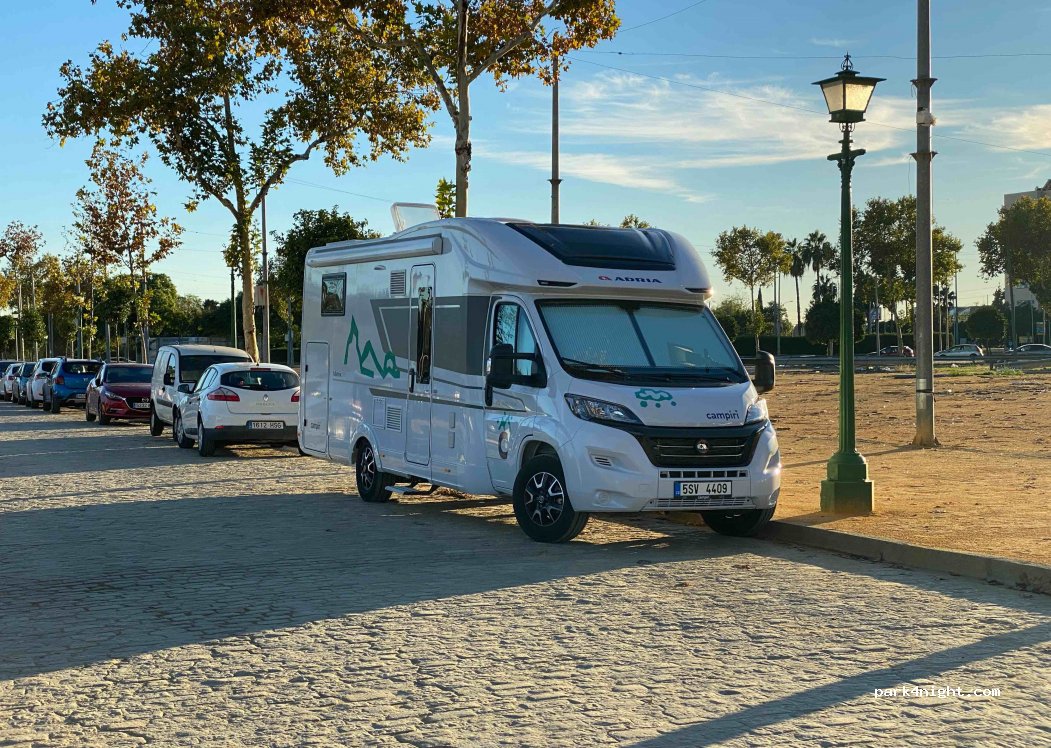 (41011) Sevilla - 128 Calle Ignacio Sánchez Mejías — foto 3