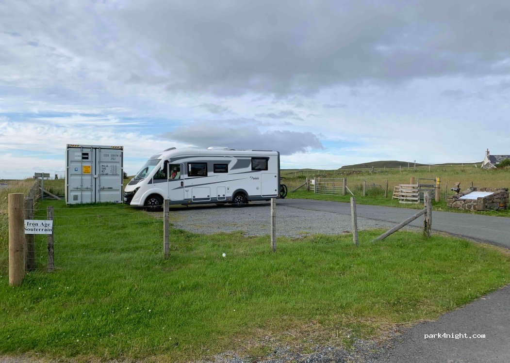 (IV51 9YR) Portree - A855 / Kilvaxter — foto 2
