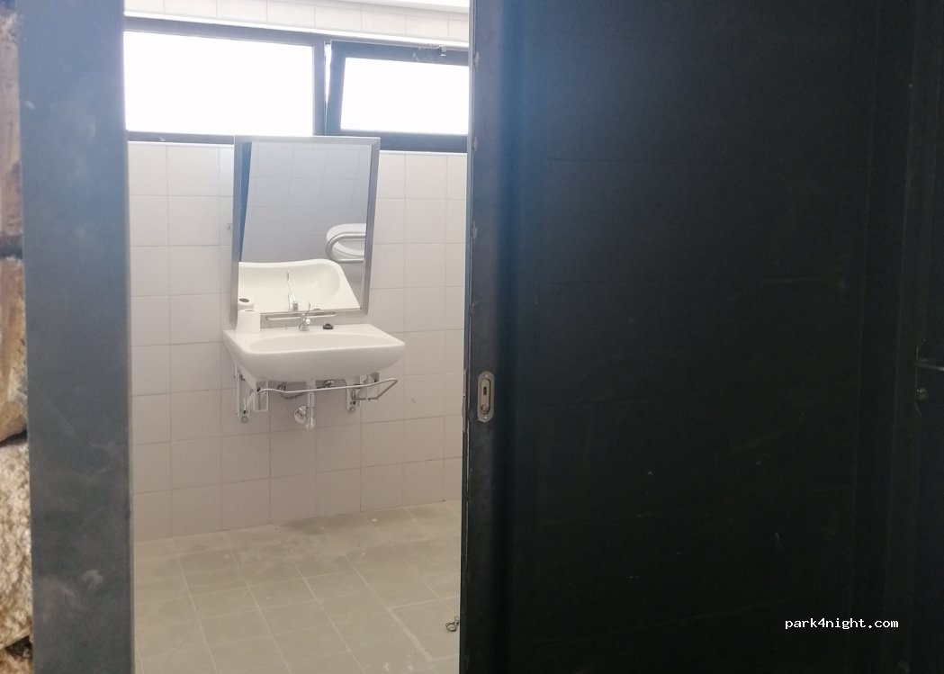 Area de serviços de autocaravanas Cidadelhe — foto 3