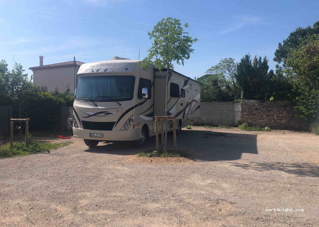 (34150) Montpeyroux - Rue de St Guilhem /  Rue des Écoles — foto 2