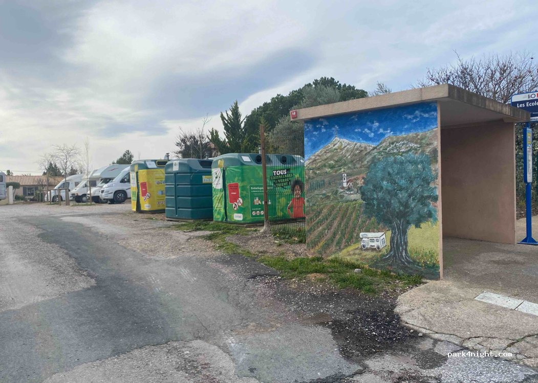 (34150) Montpeyroux - Rue de St Guilhem /  Rue des Écoles — foto 4